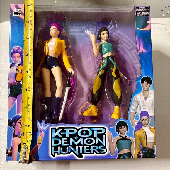 K-Pop Demon Hunters Action Figure Set - - Picture 3 of 3